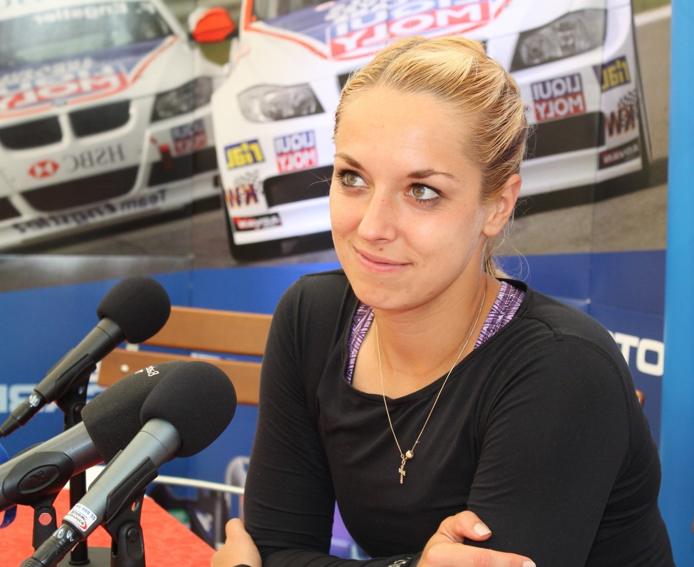 _absolutely_free_photos_original_photos_sabine-lisicki-smile-in-press-conference-4272x2848_24195